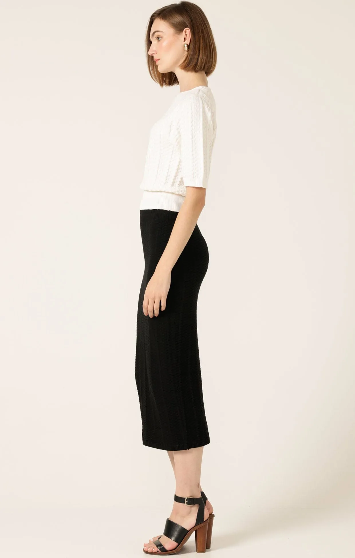 CHEVRON KNIT PENCIL SKIRT IN BLACK