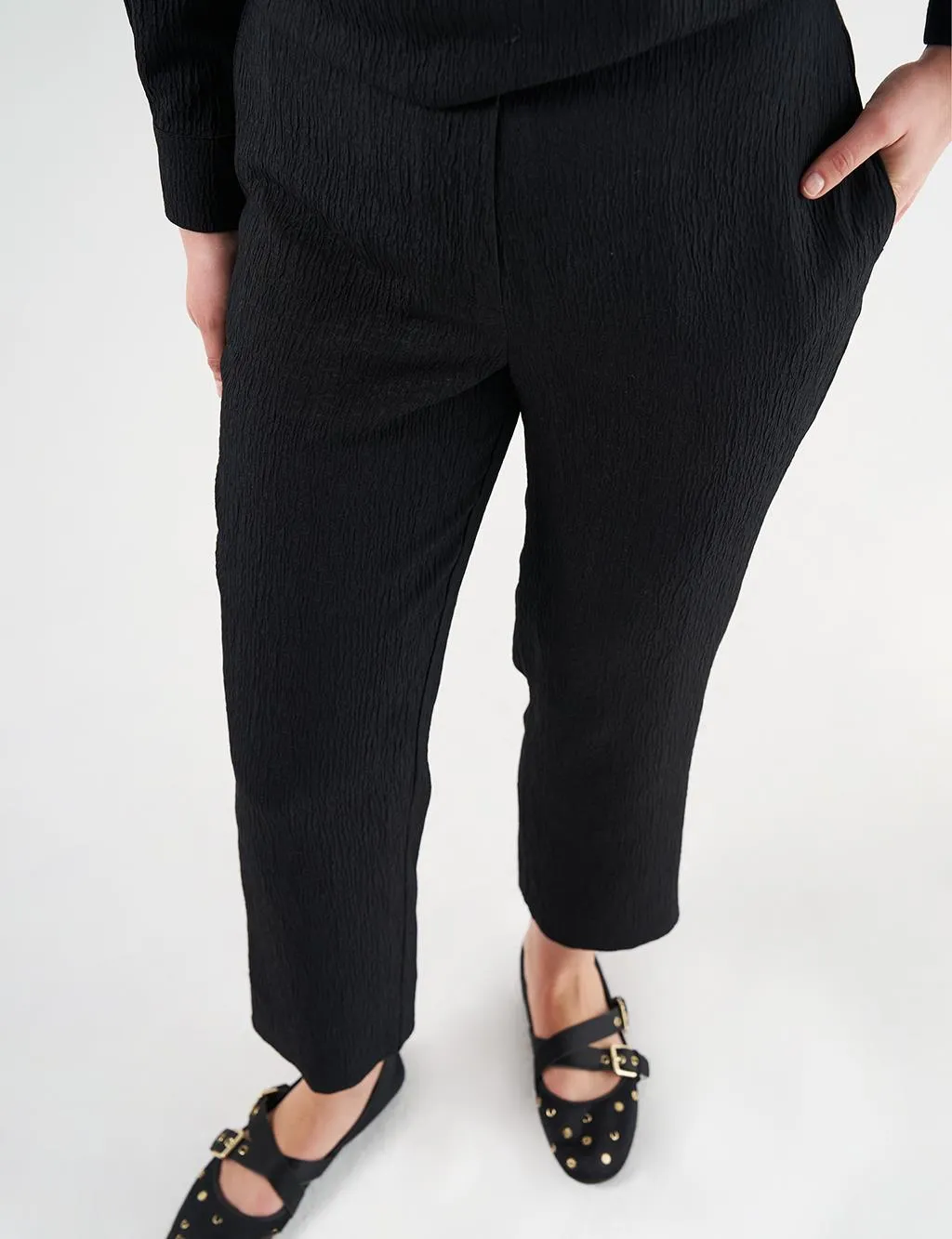 Embosses Double Suit with Flap Pocket Black