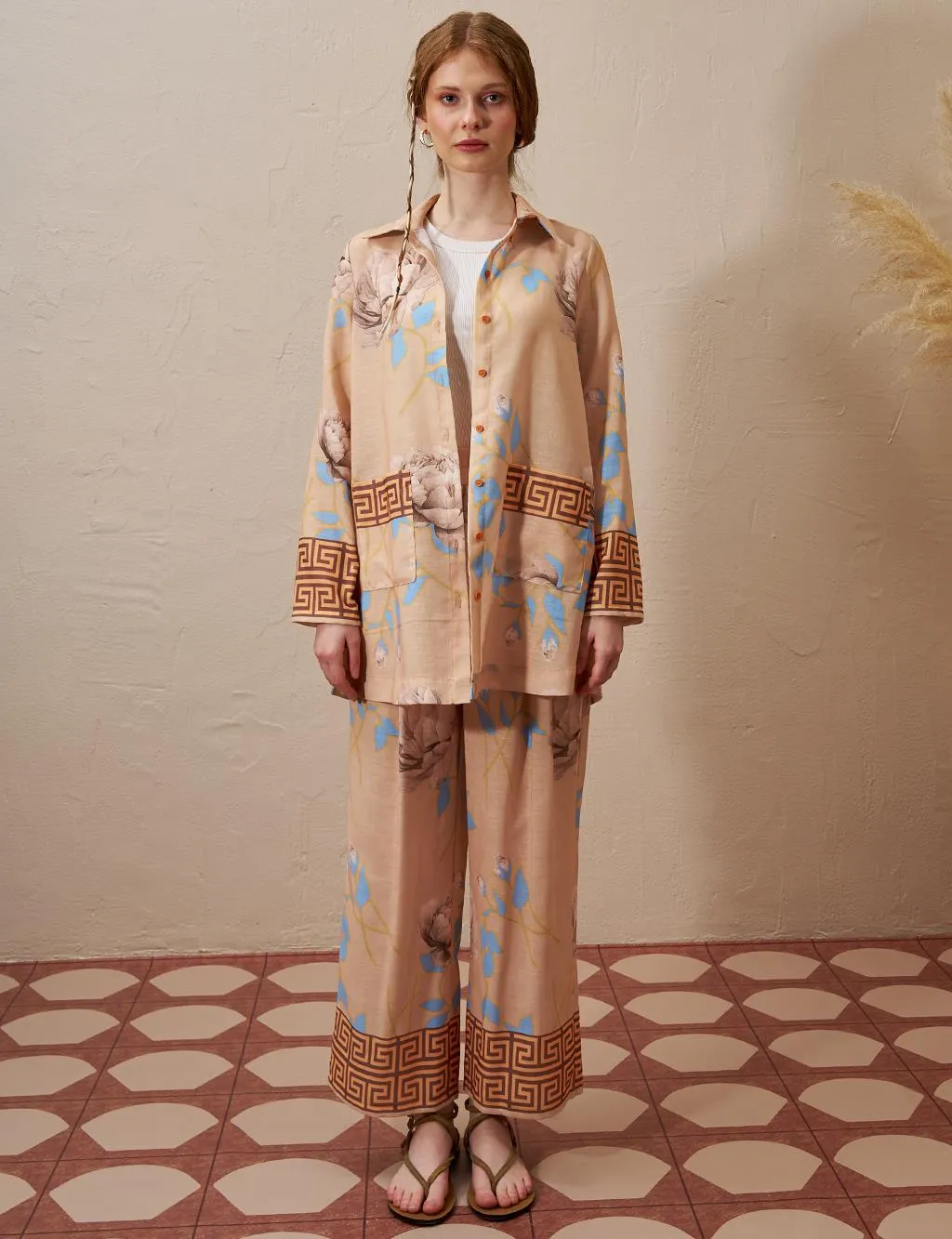 Leaf Printed Double Suit Camel