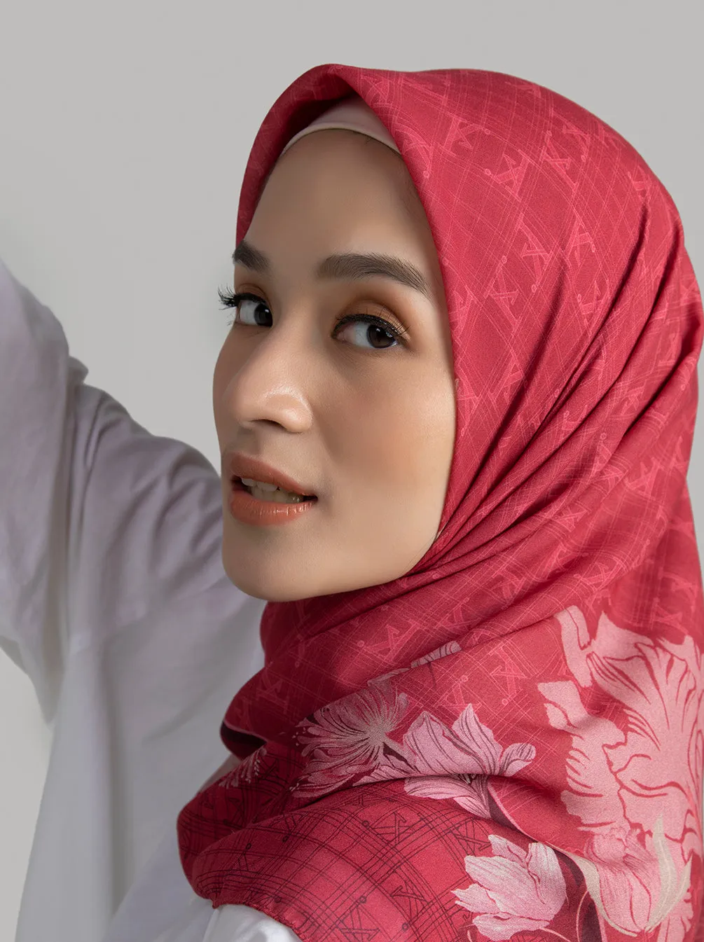 MINERVA SCARF TEABERRY