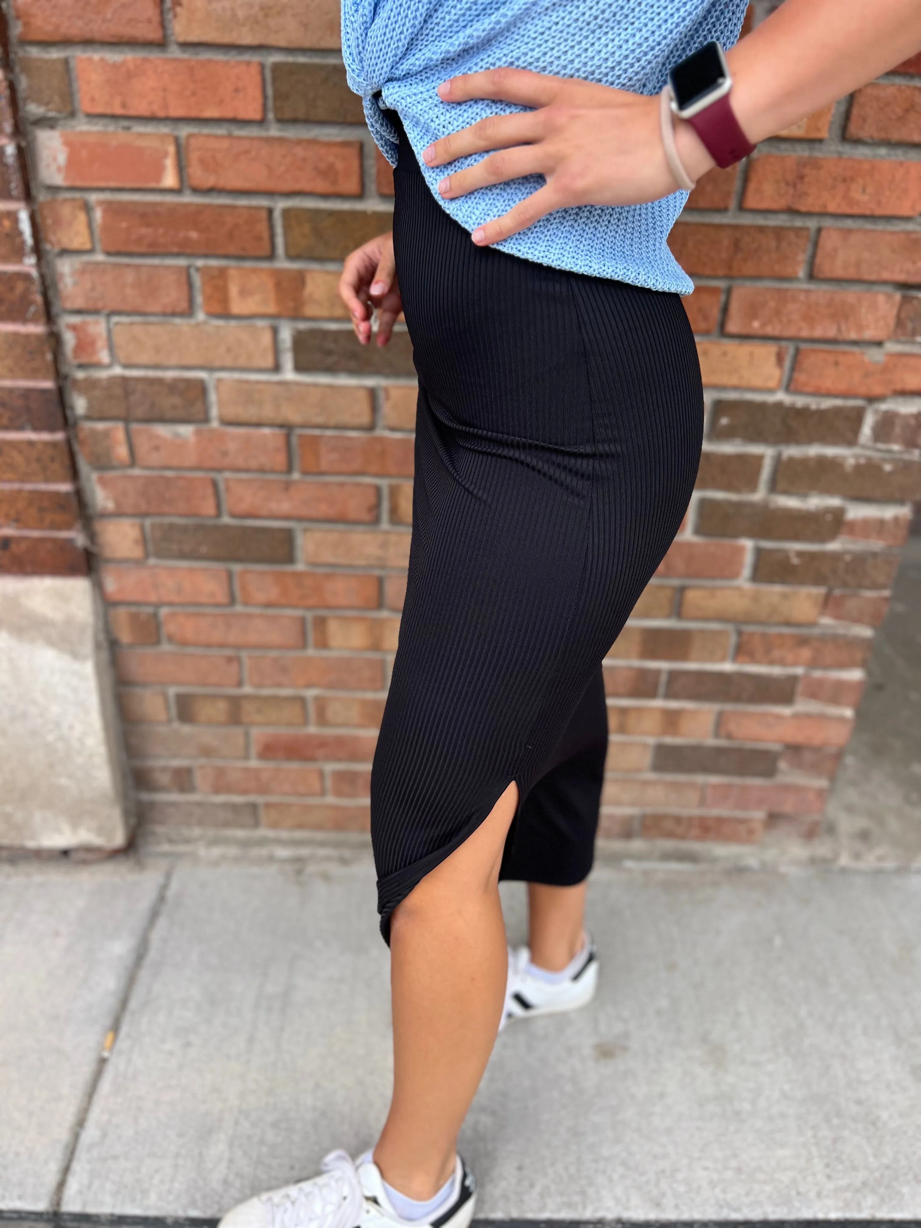 Ribbed Knit Midi Skirt With Side Slit