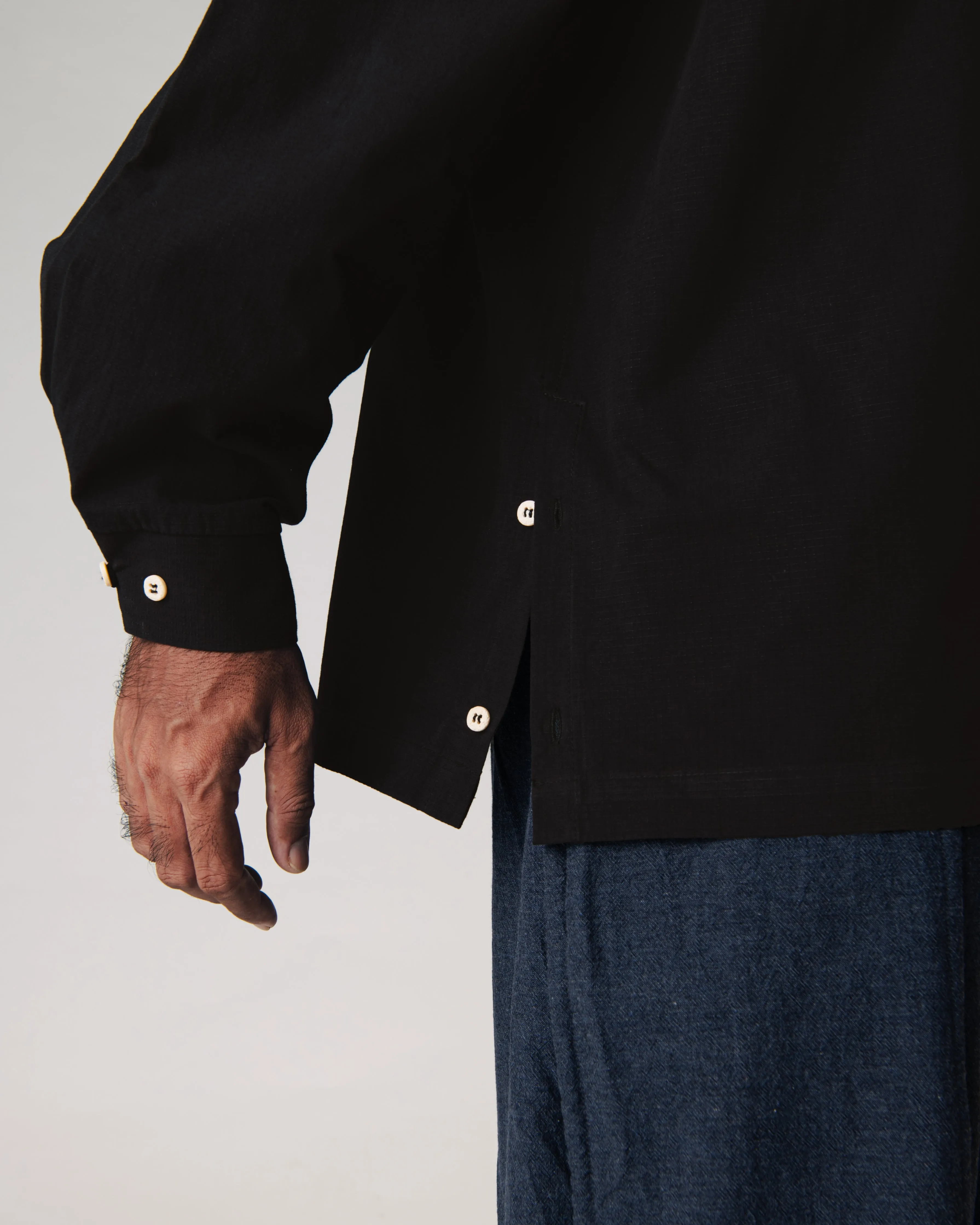Unisex: The Oversized Shirt (Black)