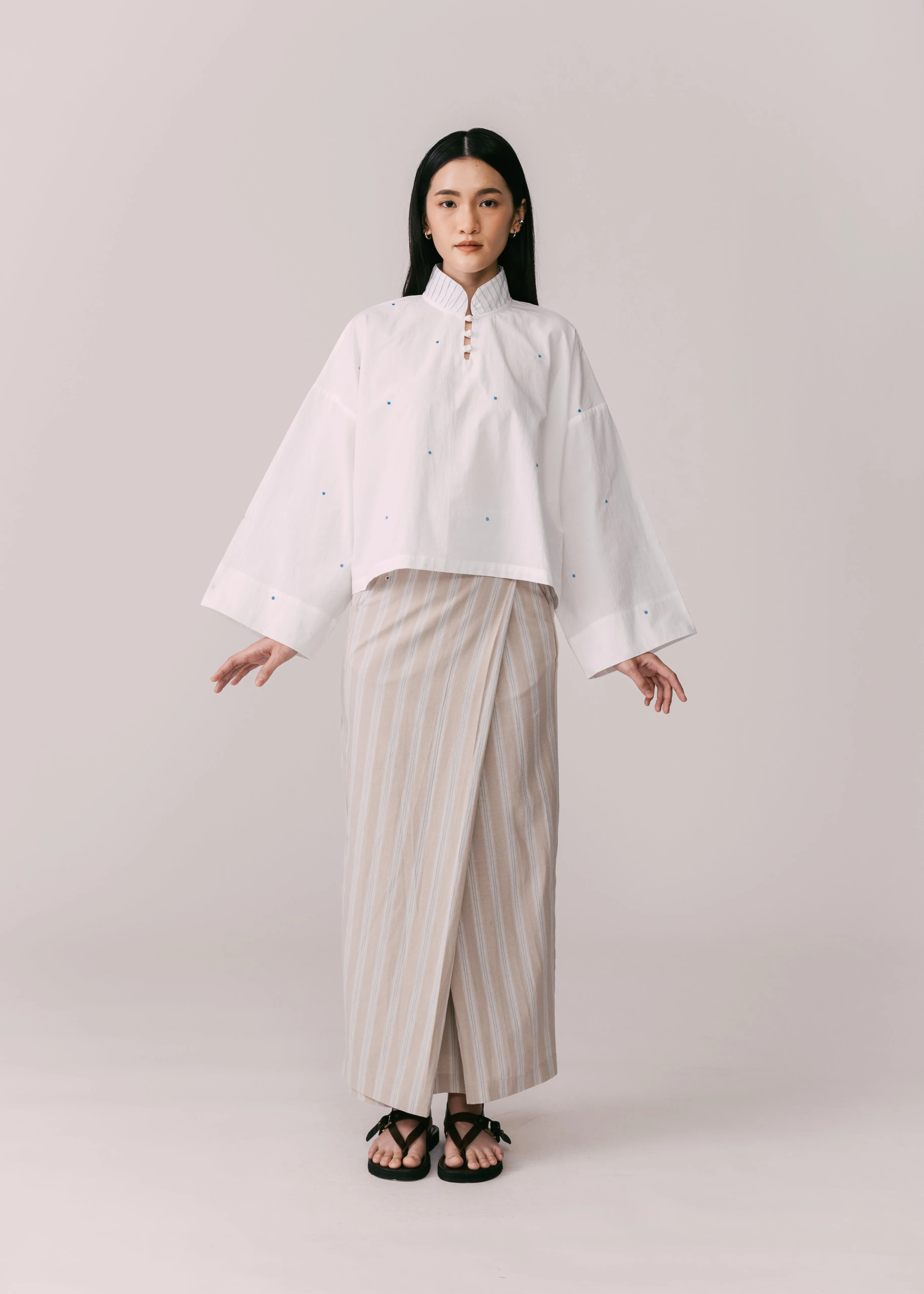 Women: Tunas Cropped Kedah Top (Off White)