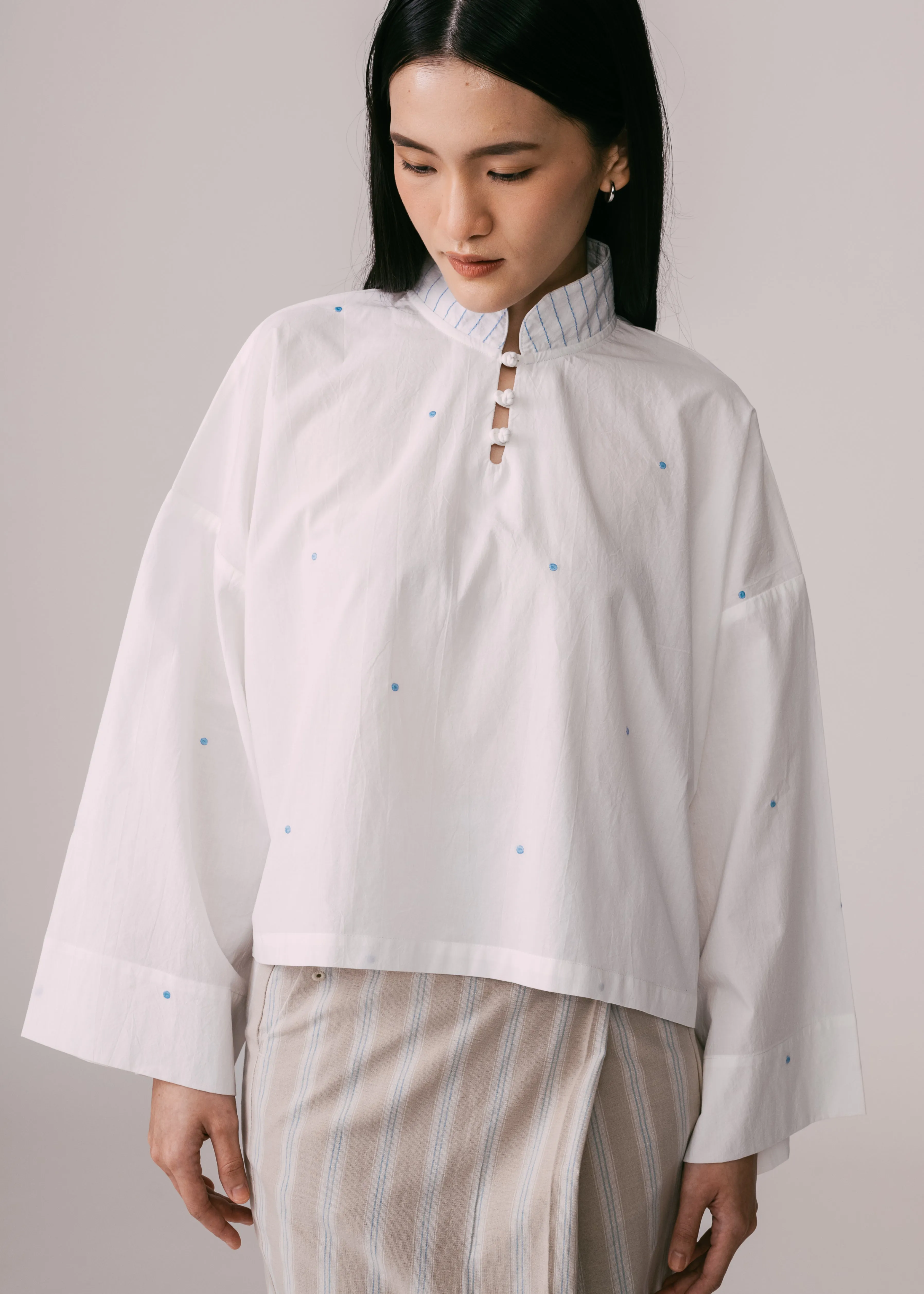 Women: Tunas Cropped Kedah Top (Off White)