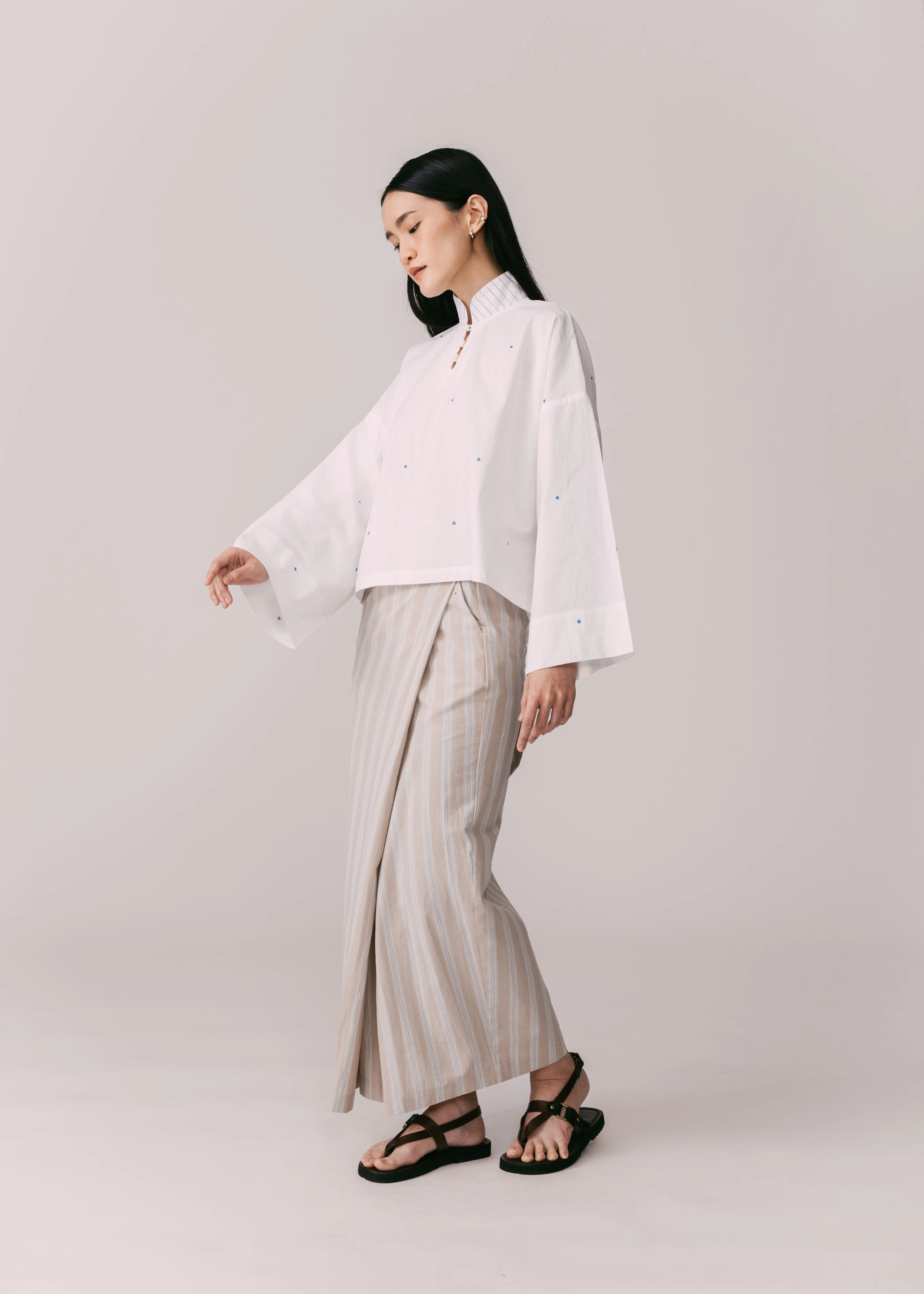 Women: Tunas Cropped Kedah Top (Off White)